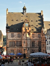 Blick auf das Rathaus © Georg Kronenberg