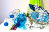 Bild von leeren Plastikflaschen und -Plastiktüten sowie Strohhalmen, leere Tablettenblister © Pixabay