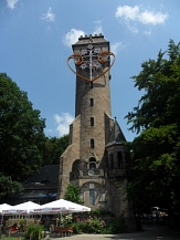 Spiegelslust-Turm im Sommer © Kerstin Hühnlein
