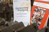 „In Würdigung und Anerkennung“: Das Bundesministerium für Arbeit und Soziales lobt den Aktionsplan zur Umsetzung der UN-Behindertenrechtskonvention der Stadt Marburg.&nbsp;&copy;&nbsp;Stadt Marburg, Patricia Grähling